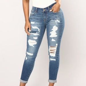 FASHION NOVA JEANS